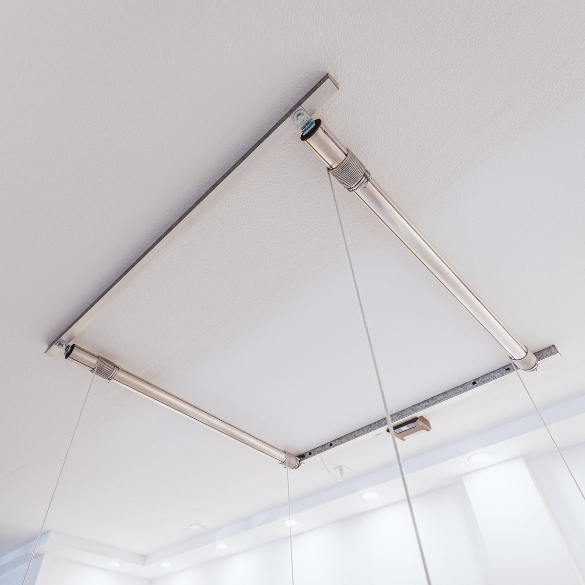 Auxx-Lift Storage Lift